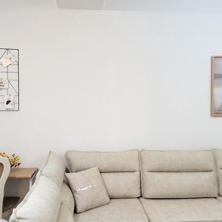 טיראנה One-Bedroom Gem By The Square מראה חיצוני תמונה
