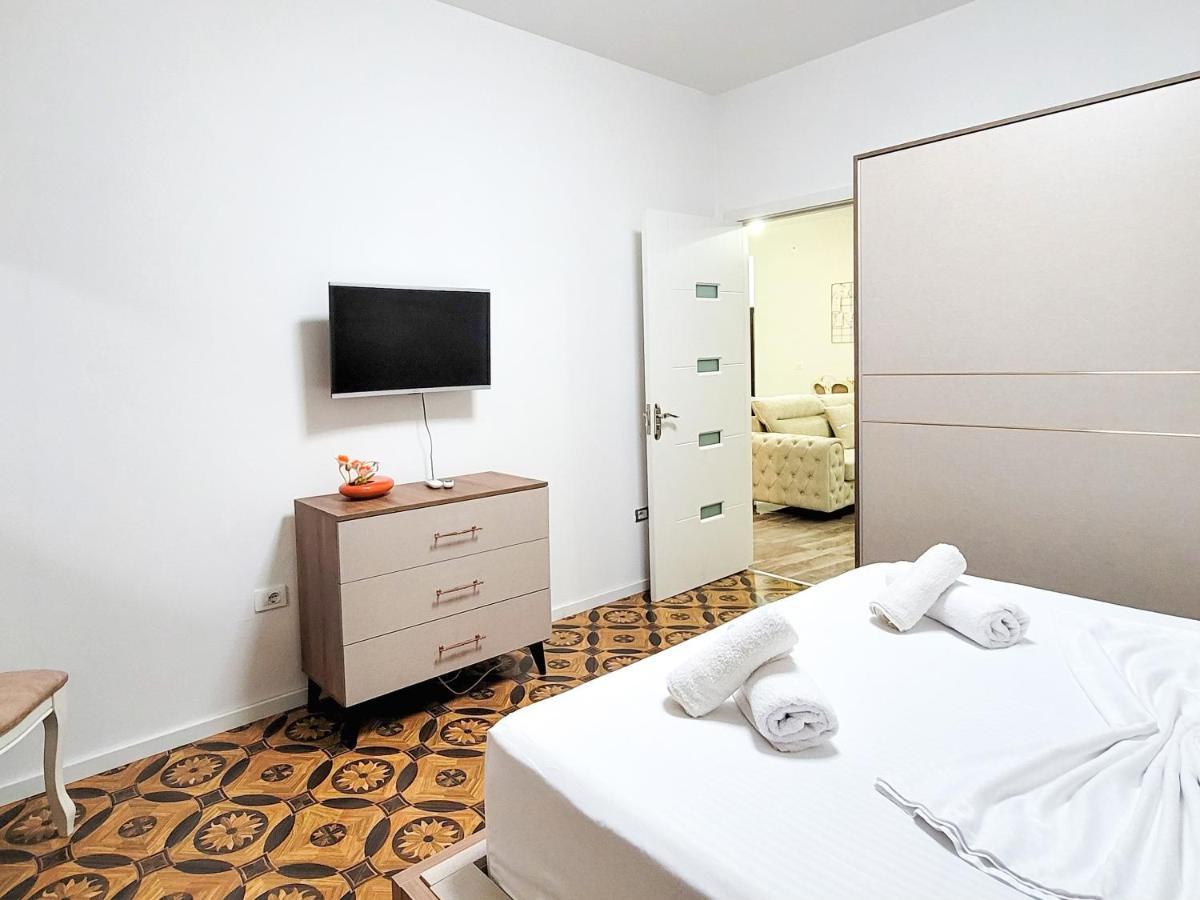 טיראנה One-Bedroom Gem By The Square מראה חיצוני תמונה