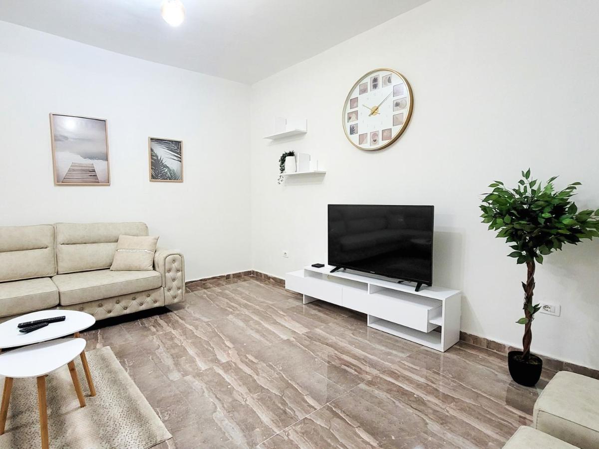 טיראנה One-Bedroom Gem By The Square מראה חיצוני תמונה