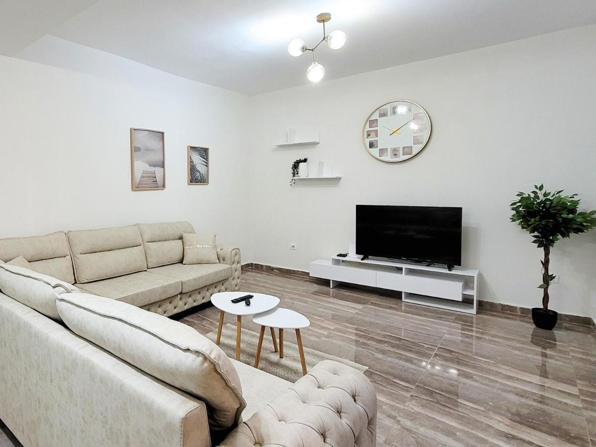 טיראנה One-Bedroom Gem By The Square מראה חיצוני תמונה