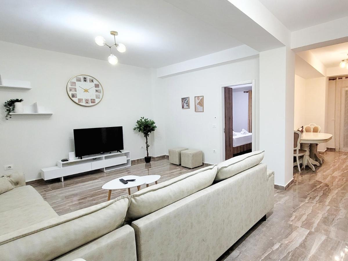טיראנה One-Bedroom Gem By The Square מראה חיצוני תמונה